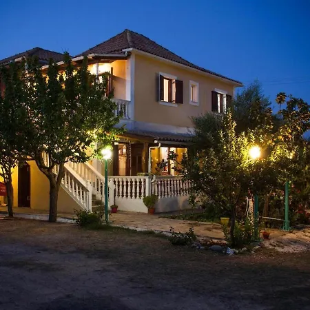 Areti Orfeas 3 アパート