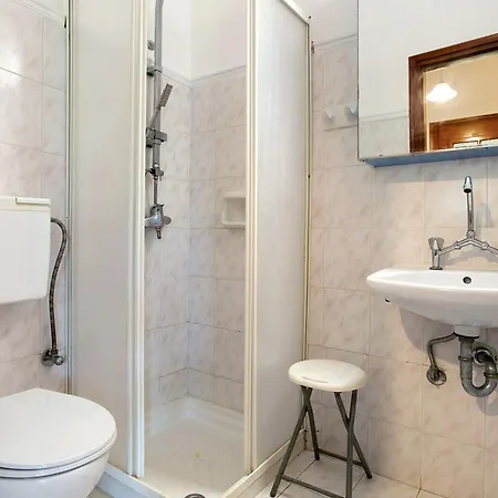 Apartment Areti Orfeas 3 *